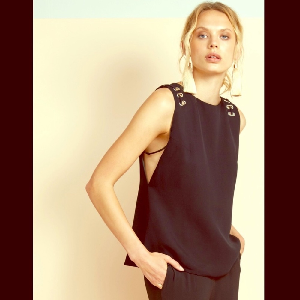 NWT FINDERS ALEXEY TOP BLACK MEDIUM GORGEOUS